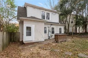 1402 W Market St, Greensboro, NC 28403 - Photo 27