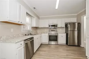 2436 Dewberry Farm Ln, Kernersville, NC 27284 - Photo 7