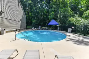 1510 Benjamin Pkwy, Greensboro, NC 27408 - Photo 25