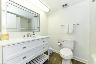 1510 Benjamin Pkwy, Greensboro, NC 27408 - Photo 17