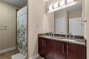 201 N Elm St, Greensboro, NC 27401 - Photo 23