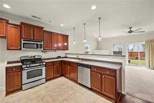 1570 Country Ln, Kernersville, NC 27284 - Photo 11