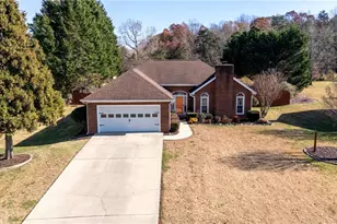 609 Nottinghill Dr, Winston-Salem, NC 27107 - Photo 3