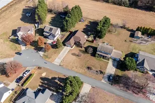 609 Nottinghill Dr, Winston-Salem, NC 27107 - Photo 39