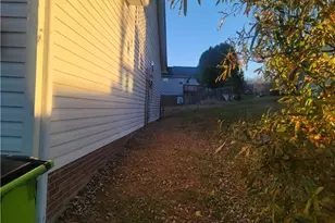 596 Colleen Dr, Thomasville, NC 27360 - Photo 11