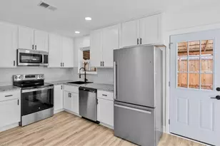 312 Spicewood Dr, Greensboro, NC 27405 - Photo 3