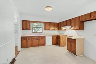 3709 Whitfield Rd, Winston-Salem, NC 27105 - Photo 11