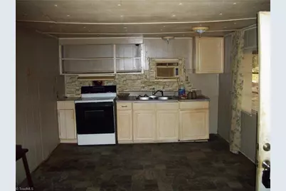 737 Summit Loop, Eden, NC 27288 - Photo 3