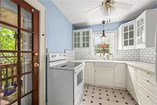 1043 Irving St, Winston-Salem, NC 27103 - Photo 9