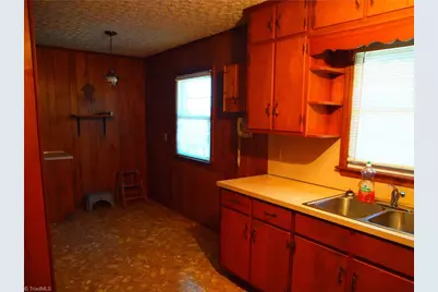 206 Oak Leaf Road, Asheboro, NC 27205 - Photo 3