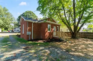 1112 W Webb Ave, Burlington, NC 27217 - Photo 17