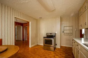 1519 McGuinn Dr, High Point, NC 27262 - Photo 15