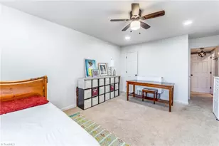 19 Park Village Ln, Greensboro, NC 27455 - Photo 9