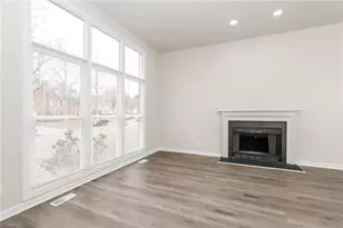 9 Oliver Ct, Greensboro, NC 27406 - Photo 5