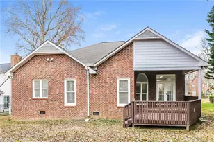 9 Oliver Ct, Greensboro, NC 27406 - Photo 15