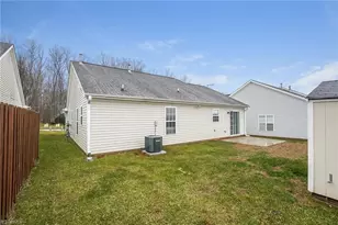 3915 Bluestem Dr, Greensboro, NC 27405 - Photo 15