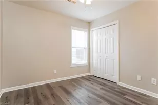 3915 Bluestem Dr, Greensboro, NC 27405 - Photo 9