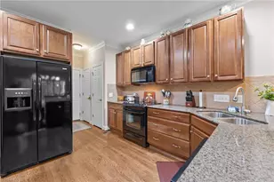 5511 7 Gates Dr, Greensboro, NC 27410 - Photo 11