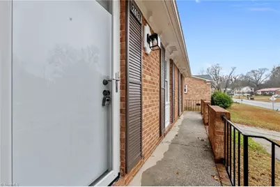 2403 Four Seasons Boulevard, Greensboro, NC 27407 - Photo 17