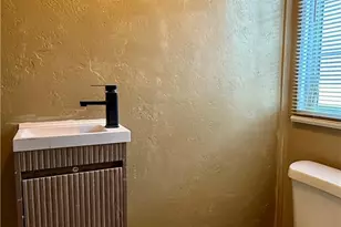 413 Greenwood Dr, High Point, NC 27262 - Photo 13