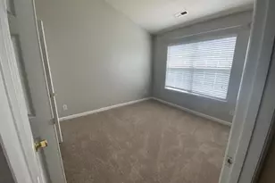 96 Tannenbaum Cir, Greensboro, NC 27410 - Photo 7