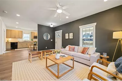 207 W Holt Street, Burlington, NC 27217 - Photo 7