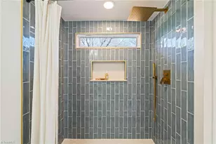 207 W Holt St, Burlington, NC 27217 - Photo 15