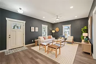 207 W Holt St, Burlington, NC 27217 - Photo 3