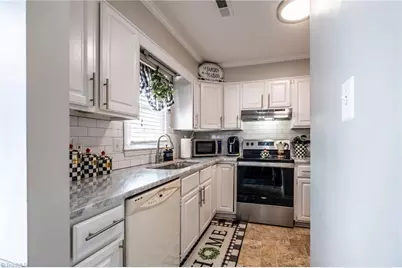 1135 Glendale Drive, Greensboro, NC 27406 - Photo 9