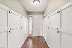 2866 Bridgeport Dr, Winston-Salem, NC 27103 - Photo 3