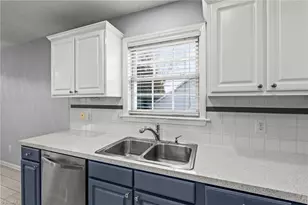 2866 Bridgeport Dr, Winston-Salem, NC 27103 - Photo 9