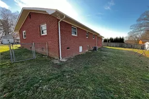 139 East Side Dr, Mount Airy, NC 27030 - Photo 33