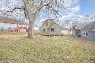 8 School St, Thomasville, NC 27360 - Photo 29