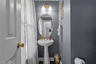 3703 Sherbourne Ln, Greensboro, NC 27405 - Photo 5