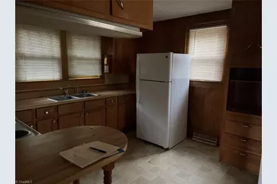 2012 Chapel Hill Road, Burlington, NC 27215 - Photo 7