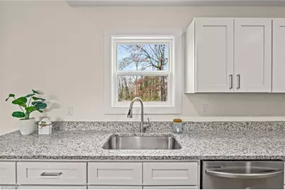 708 Ferndale Drive, Thomasville, NC 27360 - Photo 13