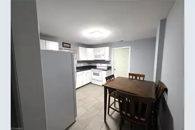 902 N South Street, Mount Airy, NC 27030 - Photo 5