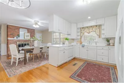 2910 Hope Valley Road, Winston-Salem, NC 27106 - Photo 13