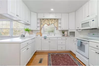 2910 Hope Valley Road, Winston-Salem, NC 27106 - Photo 11