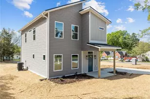 207 E Parker St, Graham, NC 27253 - Photo 3