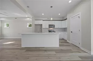207 E Parker St, Graham, NC 27253 - Photo 17