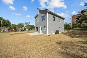 207 E Parker St, Graham, NC 27253 - Photo 9