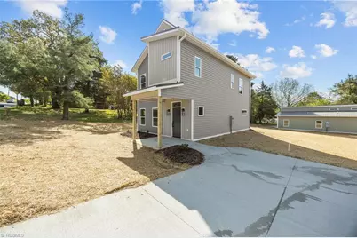 207 E Parker Street, Graham, NC 27253 - Photo 5