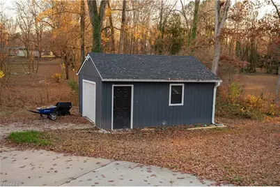 18 Pershing Street, Thomasville, NC 27360 - Photo 47