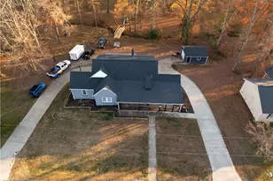 18 Pershing St, Thomasville, NC 27360 - Photo 5