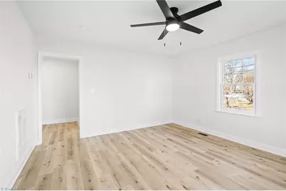 1020 Lakeside Avenue, Burlington, NC 27217 - Photo 3