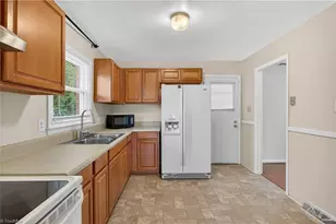 2019 Phillips Ave, Greensboro, NC 27405 - Photo 11