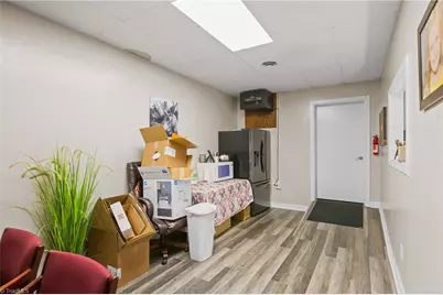 501 E Main Street, Yadkinville, NC 27055 - Photo 9