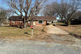 605 Bessie St, Kernersville, NC 27284 - Photo 1