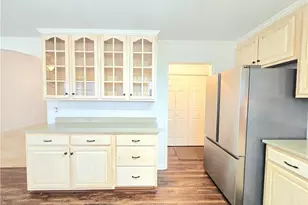 114 Cale Dr, Burlington, NC 27215 - Photo 7